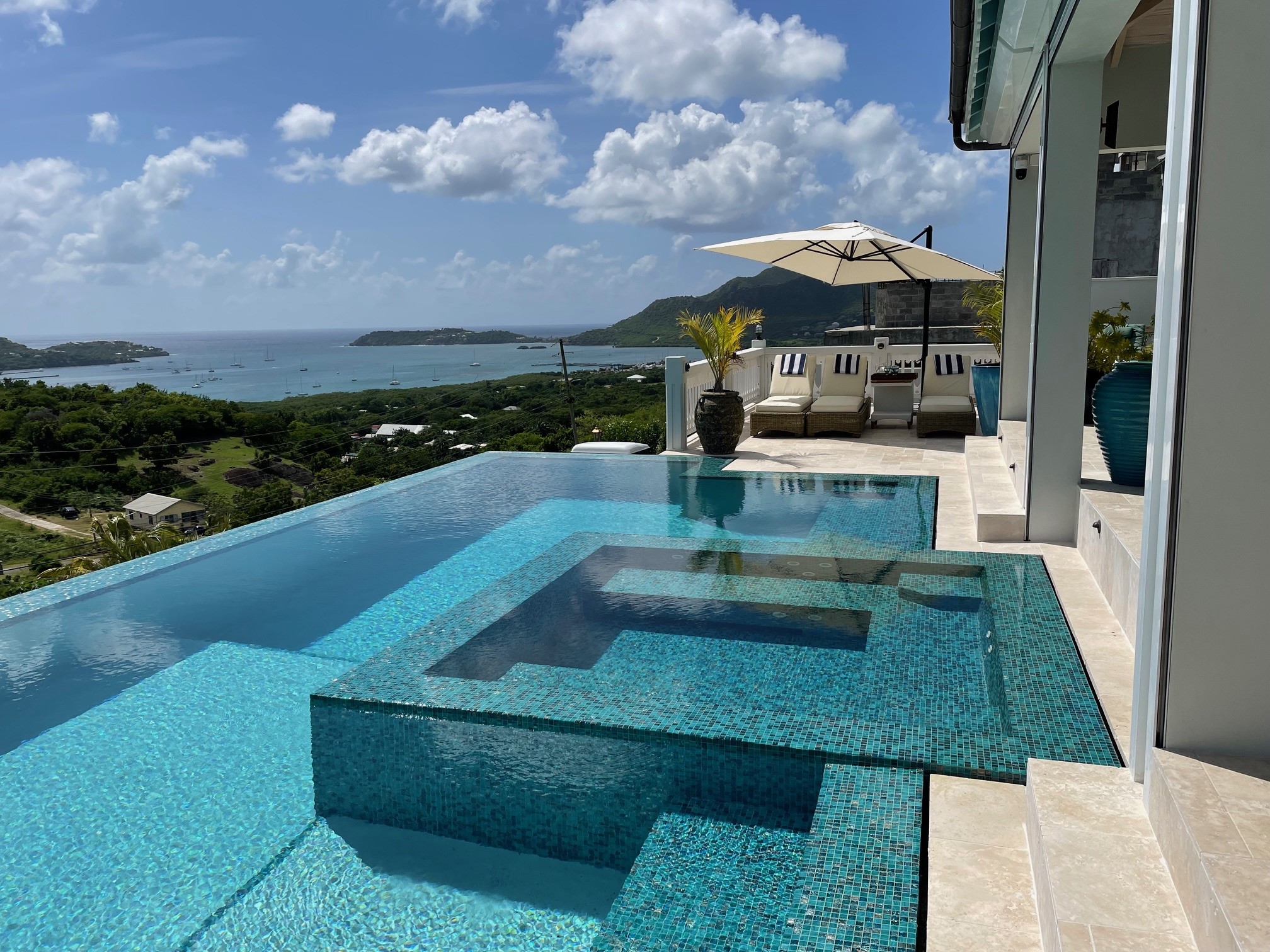 infinty pool with stunning views