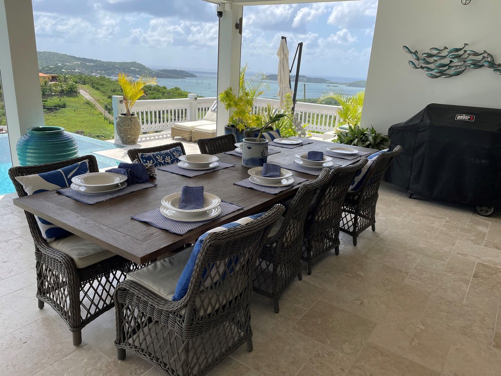 outside dining for 8